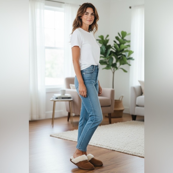 Red Wing Shoes Shoes - NWOT Red Wing Womens Slipper cowhide suede leather
100% sheepskin lining